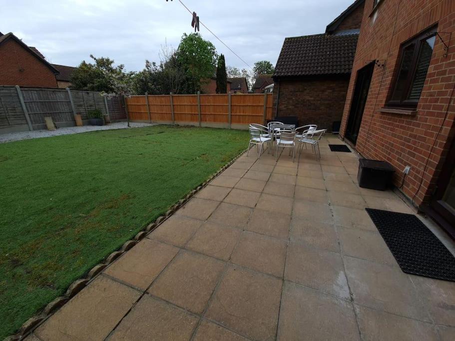London Luxury 6 Bedroom Family House Sleeps 12 People Parking For 4 Cars Close To Tube. Chigwell Zewnętrze zdjęcie