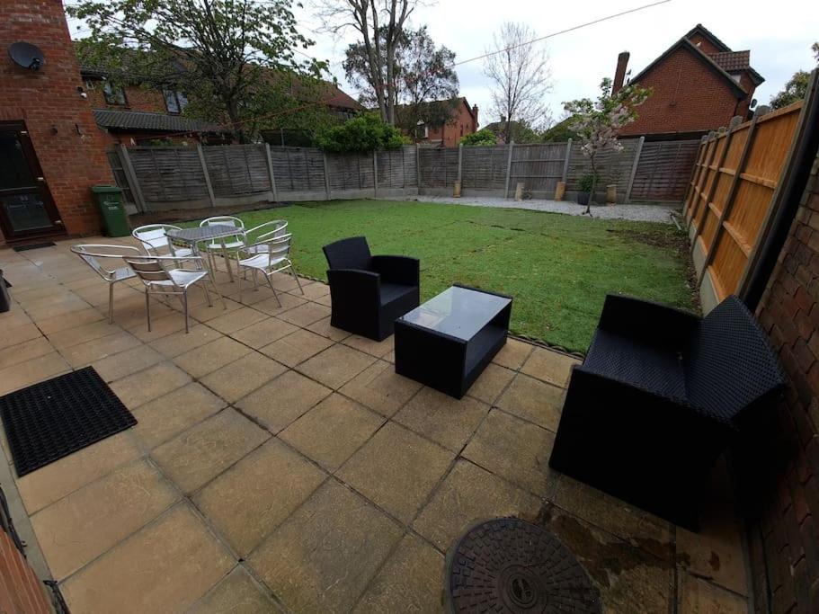 London Luxury 6 Bedroom Family House Sleeps 12 People Parking For 4 Cars Close To Tube. Chigwell Zewnętrze zdjęcie
